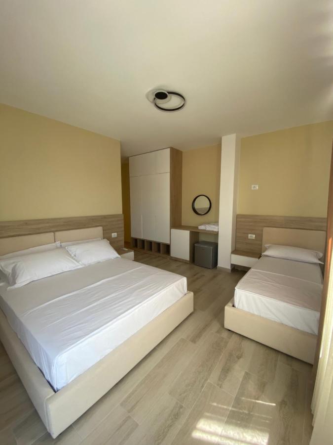 Helena Hotel Шенгін Екстер'єр фото