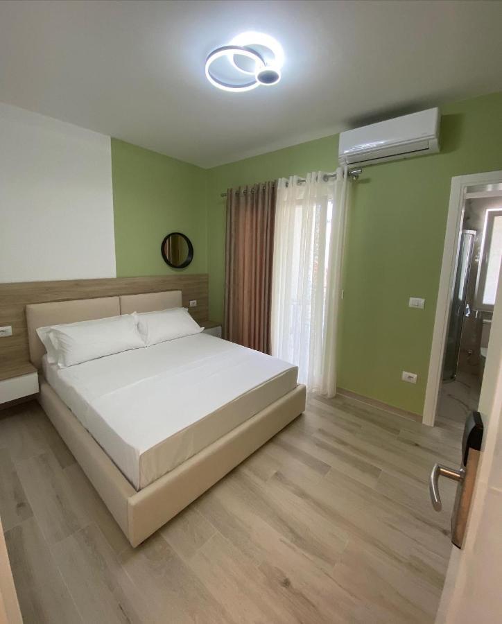 Helena Hotel Шенгін Екстер'єр фото